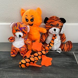 4 pack orange friends plushies